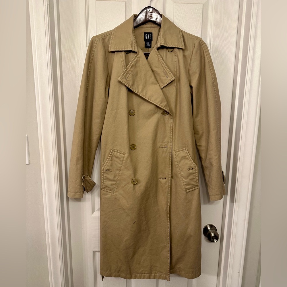 GAP Women’s trench coat
Classic, relaxed fit trench coat.
